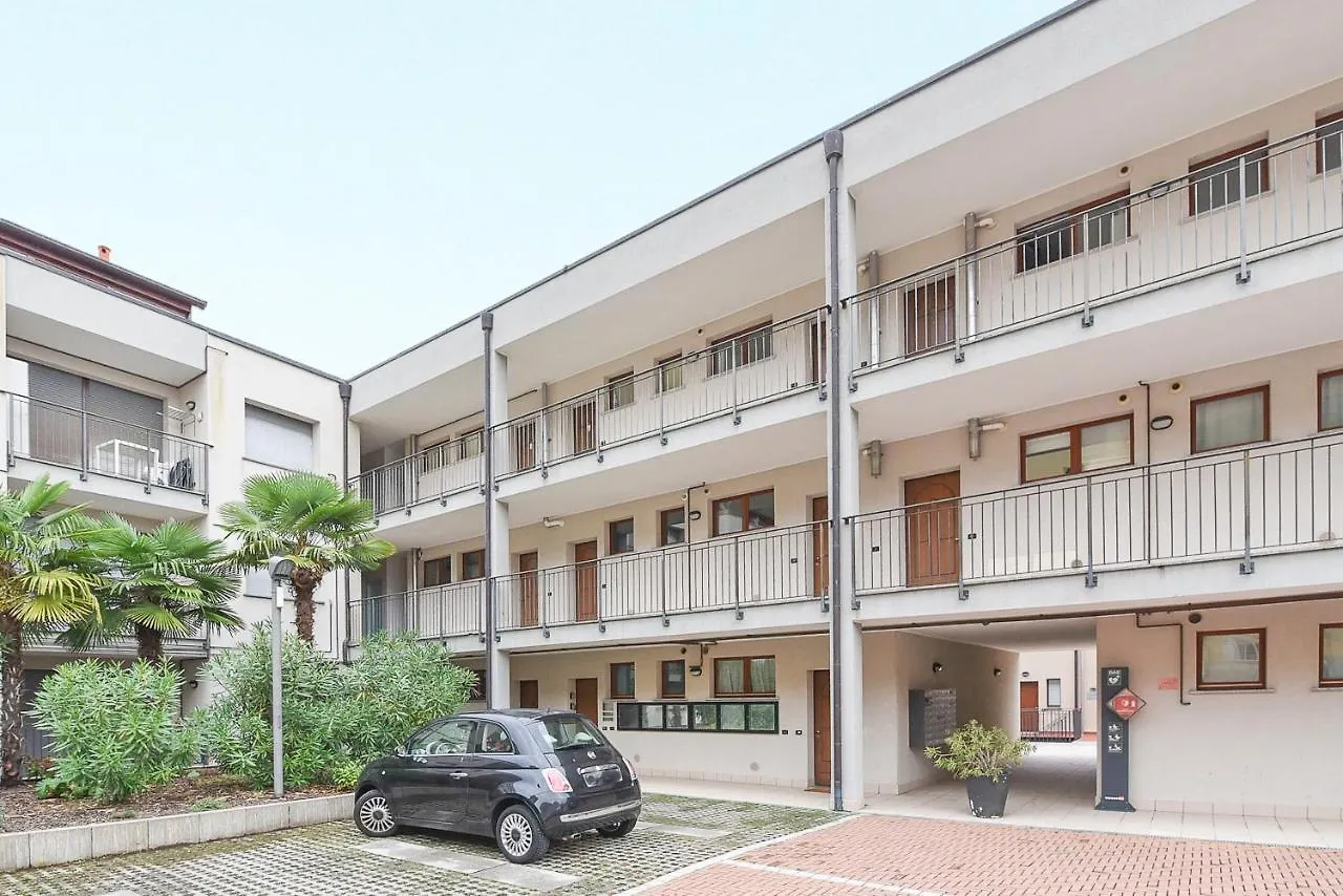 Apartment Appartement Voor 6 Personen, Aan Het Comomeer Acquaseria Italy