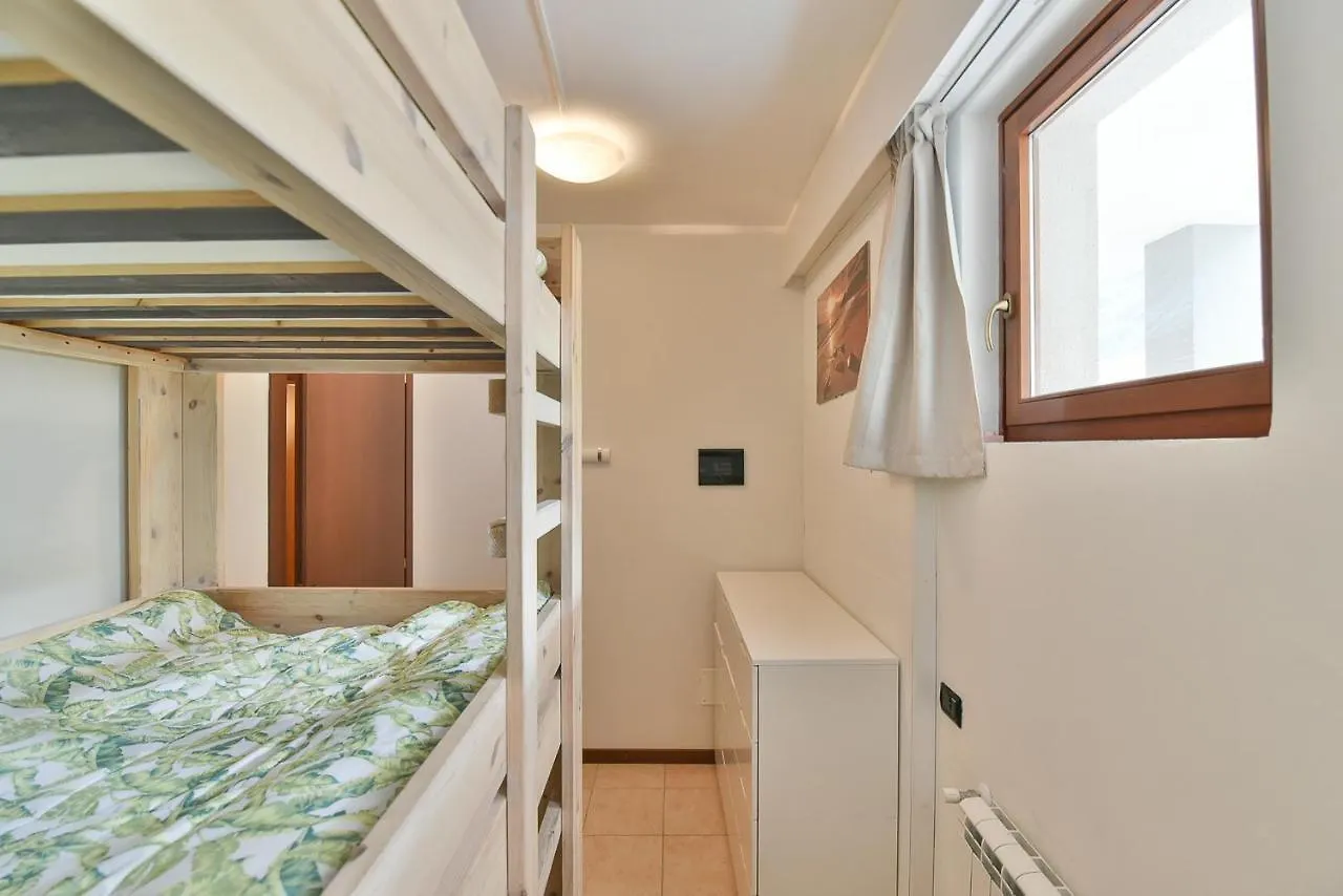 Appartement Voor 6 Personen, Aan Het Comomeer Acquaseria 0*,  Italy